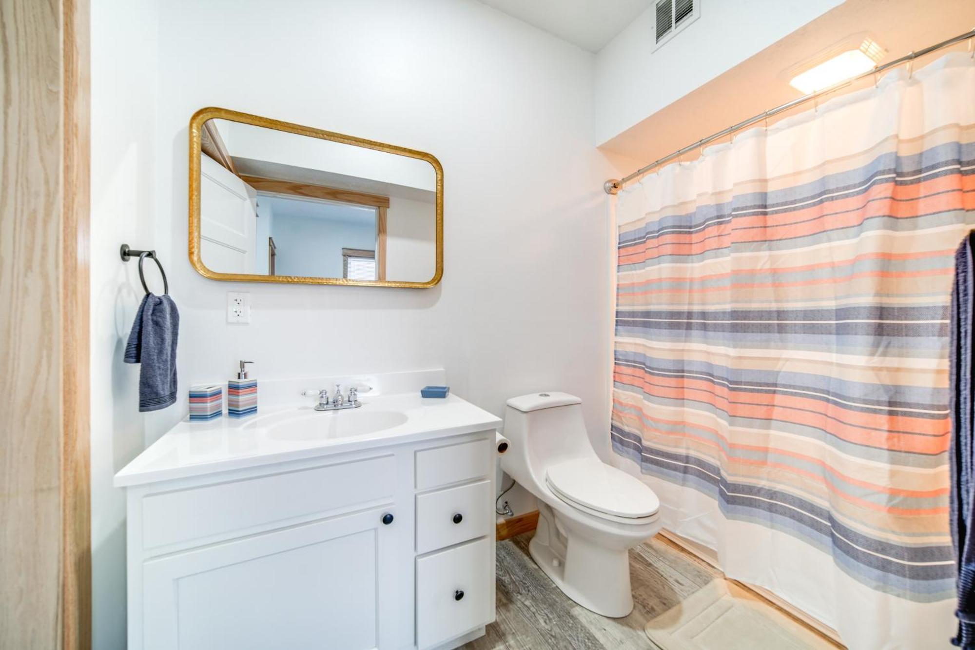 Apartment Vacation With Patio, Near Golf Course!