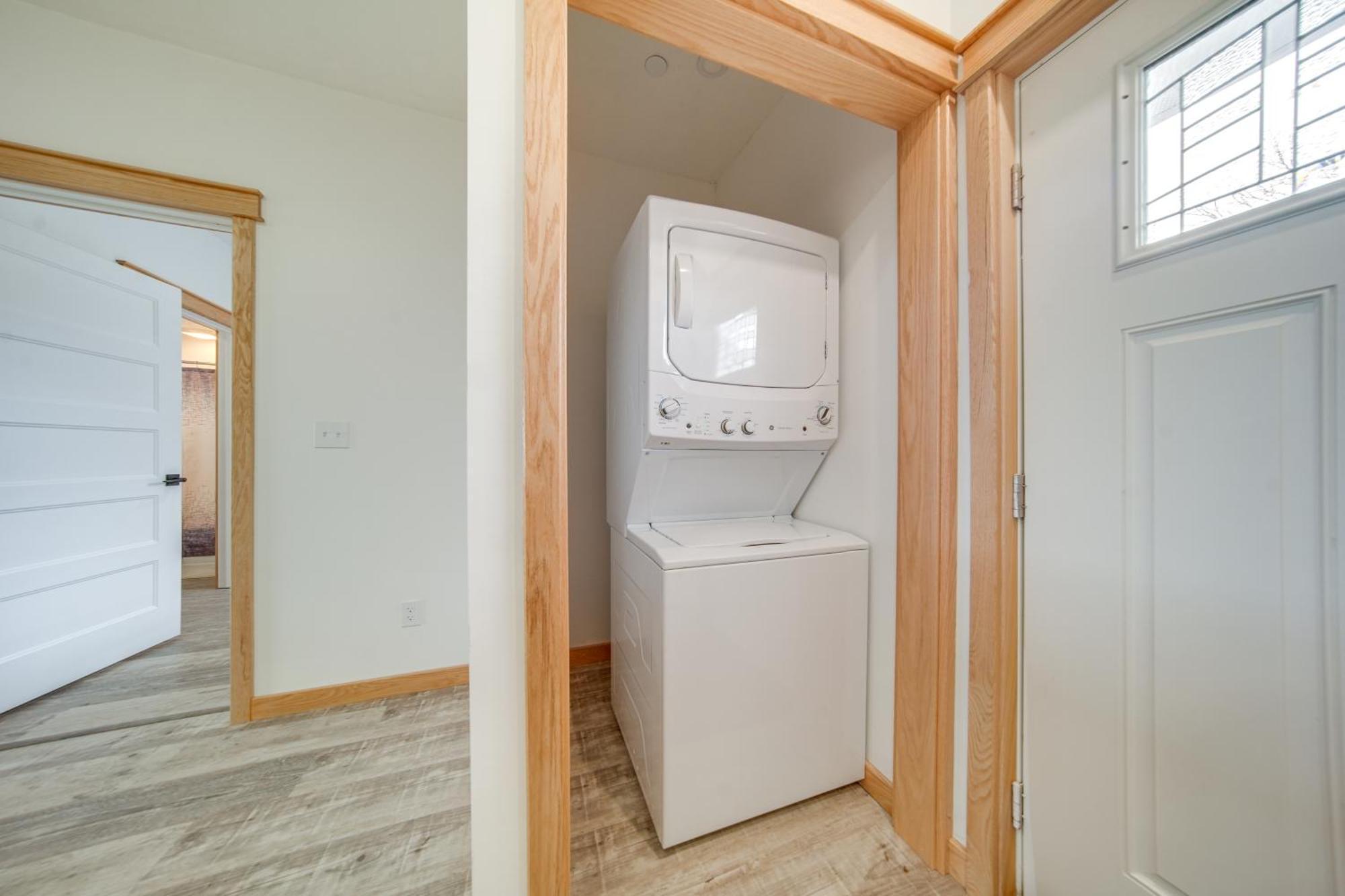 Vacation With Patio, Near Golf Course!
