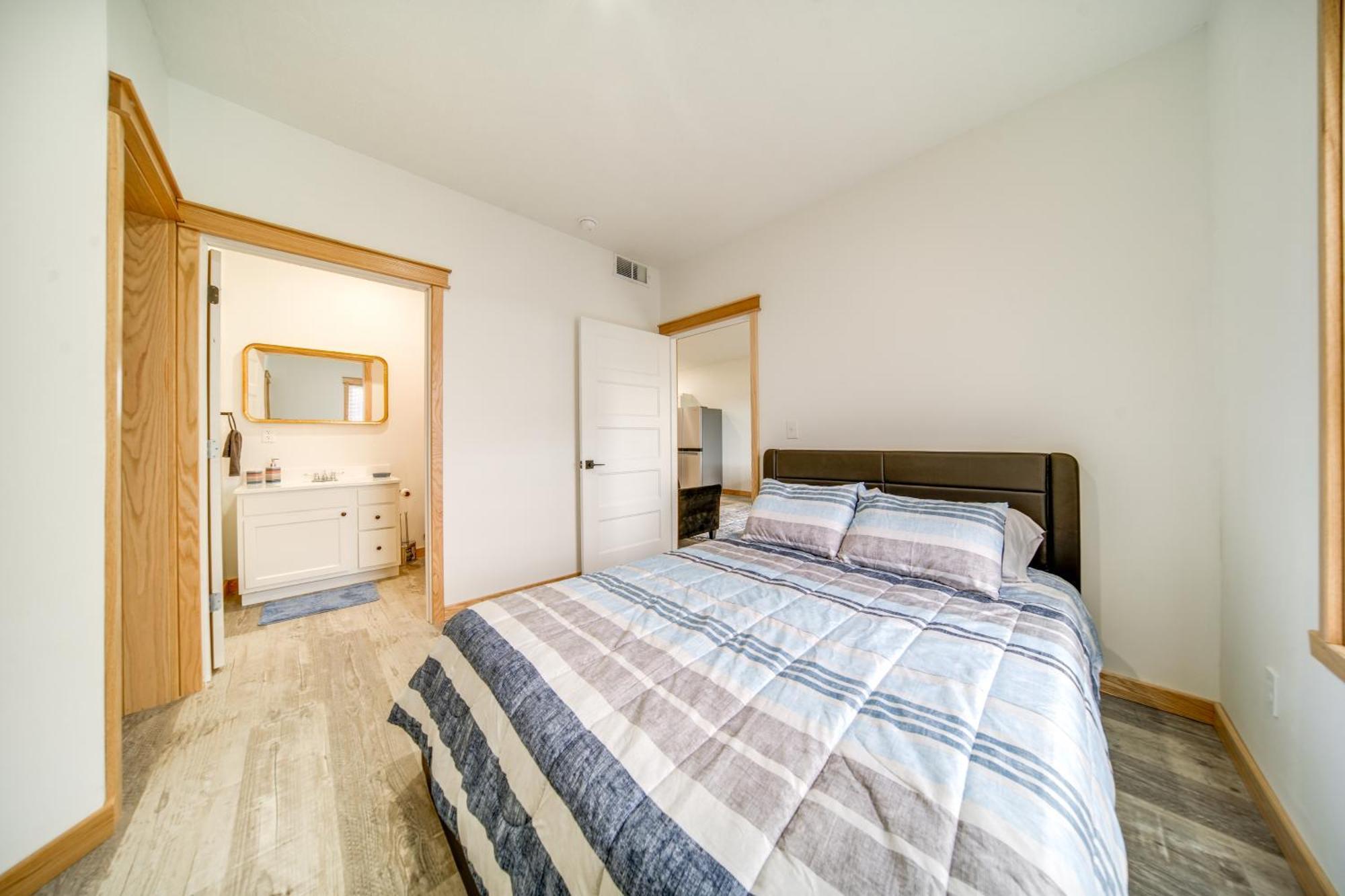 Vacation With Patio, Near Golf Course! *