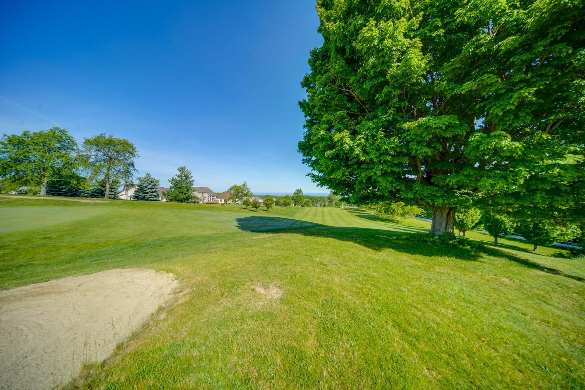 Apartment Vacation With Patio, Near Golf Course! *