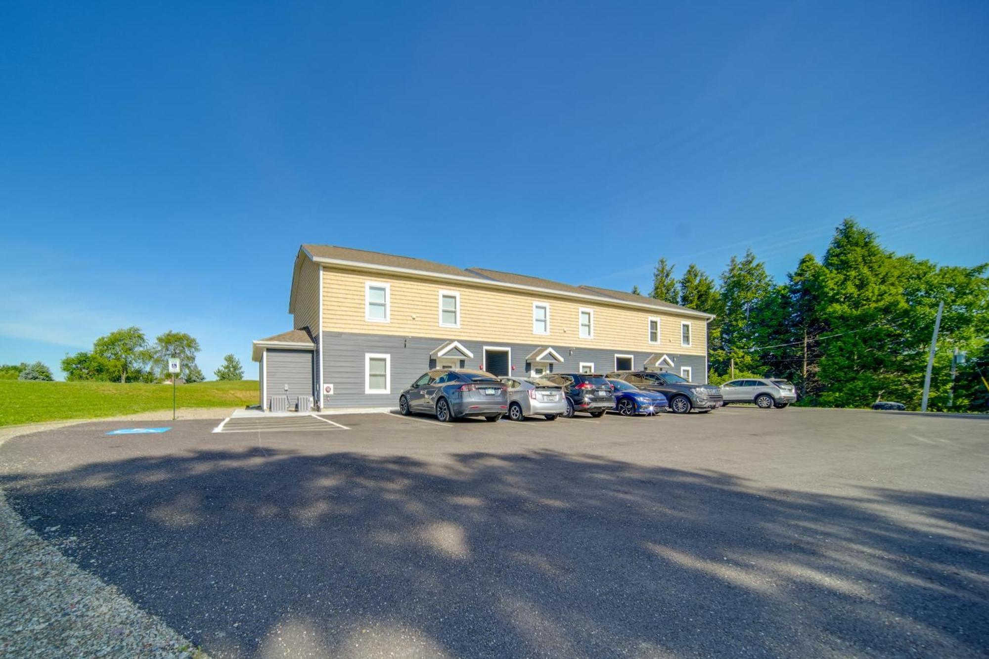 Vacation With Patio, Near Golf Course! Erie